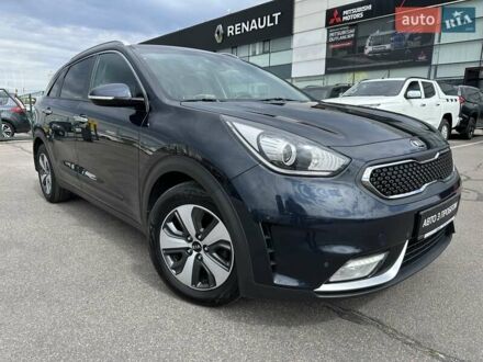 Киа Niro 2017 в Киеве на Automoto.ua Синий Киа Niro, объемом двигателя 1.58 л и пробегом 119 тыс. км за 18900 $, фото 1 на Automoto.ua