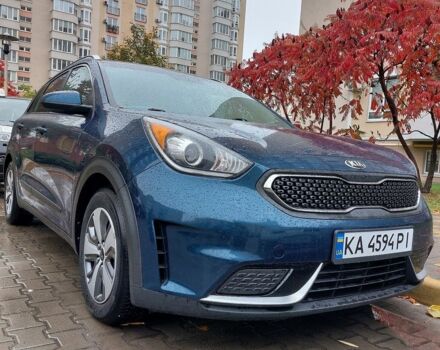 Синий Киа Niro, объемом двигателя 1.58 л и пробегом 280 тыс. км за 13000 $, фото 1 на Automoto.ua