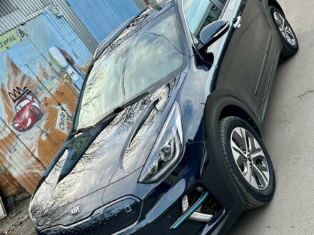 Синий Киа Niro, объемом двигателя 0 л и пробегом 82 тыс. км за 17500 $, фото 1 на Automoto.ua