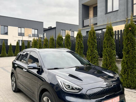 Синій Кіа Niro, об'ємом двигуна 0 л та пробігом 65 тис. км за 18500 $, фото 1 на Automoto.ua