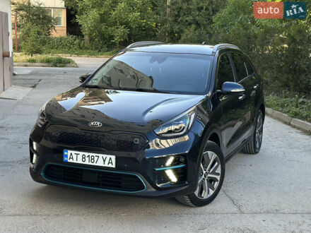 Киа Niro 2019 в Ивано-Франковске на Automoto.ua Синий Киа Niro, объемом двигателя 0 л и пробегом 150 тыс. км за 18400 $, фото 1 на Automoto.ua