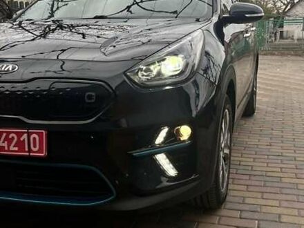 Синій Кіа Niro, об'ємом двигуна 0 л та пробігом 135 тис. км за 18750 $, фото 1 на Automoto.ua