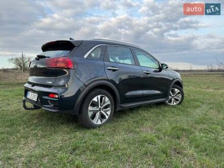 Кіа Niro 2020 у Черкасах на Automoto.ua Синій Кіа Niro, об'ємом двигуна 0 л та пробігом 127 тис. км за 19166 $, фото 1 на Automoto.ua