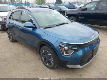 Кіа Niro 2023 у Львові на Automoto.ua Синій Кіа Niro, об'ємом двигуна 0 л та пробігом 63 тис. км за 9600 $, фото 1 на Automoto.ua
