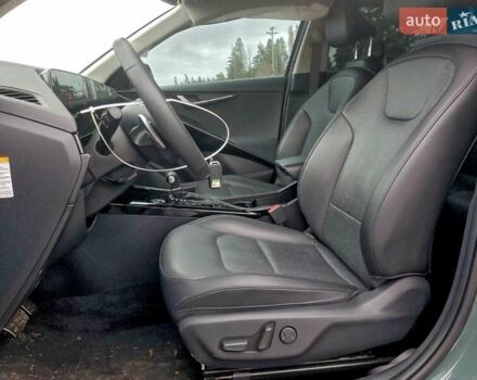 Зелений Кіа Niro, об'ємом двигуна 1.58 л та пробігом 93 тис. км за 7000 $, фото 6 на Automoto.ua