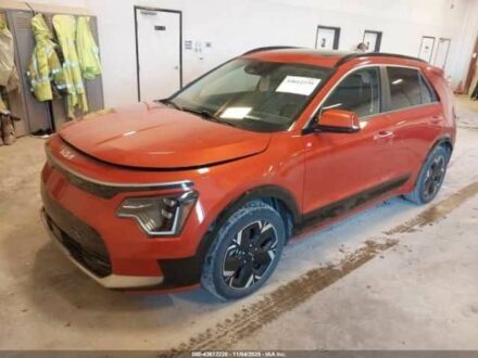 Оранжевый Киа Niro, объемом двигателя 0 л и пробегом 70 тыс. км за 7100 $, фото 1 на Automoto.ua
