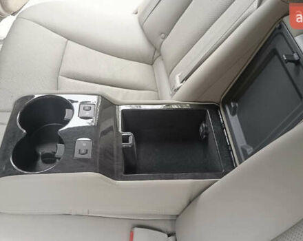 Черный Киа Опирус, объемом двигателя 3.78 л и пробегом 185 тыс. км за 6800 $, фото 18 на Automoto.ua