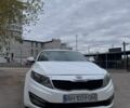 Білий Кіа Оптіма, об'ємом двигуна 2 л та пробігом 220 тис. км за 10400 $, фото 5 на Automoto.ua