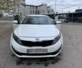 Белый Киа Оптима, объемом двигателя 2 л и пробегом 220 тыс. км за 10400 $, фото 1 на Automoto.ua