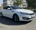 Білий Кіа Оптіма, об'ємом двигуна 2 л та пробігом 108 тис. км за 8200 $, фото 3 на Automoto.ua