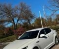 Білий Кіа Оптіма, об'ємом двигуна 2 л та пробігом 300 тис. км за 7200 $, фото 1 на Automoto.ua