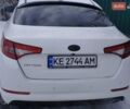 Білий Кіа Оптіма, об'ємом двигуна 2 л та пробігом 167 тис. км за 9000 $, фото 3 на Automoto.ua