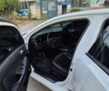 Білий Кіа Оптіма, об'ємом двигуна 2 л та пробігом 200 тис. км за 9800 $, фото 5 на Automoto.ua