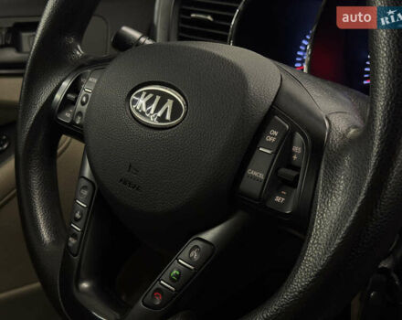 Білий Кіа Оптіма, об'ємом двигуна 2.36 л та пробігом 262 тис. км за 8199 $, фото 24 на Automoto.ua