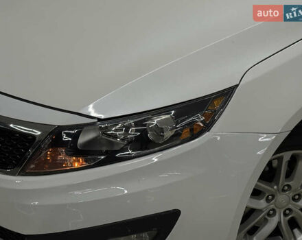 Білий Кіа Оптіма, об'ємом двигуна 2.36 л та пробігом 262 тис. км за 8199 $, фото 2 на Automoto.ua
