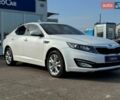 Белый Киа Оптима, объемом двигателя 2 л и пробегом 256 тыс. км за 8800 $, фото 5 на Automoto.ua