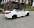 Білий Кіа Оптіма, об'ємом двигуна 2 л та пробігом 365 тис. км за 7700 $, фото 3 на Automoto.ua