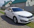 Білий Кіа Оптіма, об'ємом двигуна 2 л та пробігом 195 тис. км за 10350 $, фото 2 на Automoto.ua