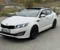 Білий Кіа Оптіма, об'ємом двигуна 2 л та пробігом 365 тис. км за 7700 $, фото 1 на Automoto.ua