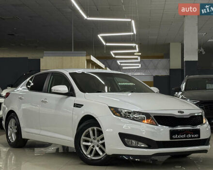 Білий Кіа Оптіма, об'ємом двигуна 2.36 л та пробігом 262 тис. км за 8199 $, фото 4 на Automoto.ua
