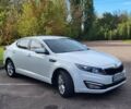 Білий Кіа Оптіма, об'ємом двигуна 2 л та пробігом 223 тис. км за 8600 $, фото 1 на Automoto.ua