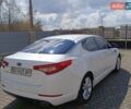 Білий Кіа Оптіма, об'ємом двигуна 2 л та пробігом 195 тис. км за 10350 $, фото 3 на Automoto.ua