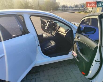 Белый Киа Оптима, объемом двигателя 2 л и пробегом 184 тыс. км за 6700 $, фото 8 на Automoto.ua