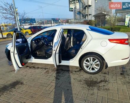 Белый Киа Оптима, объемом двигателя 2 л и пробегом 184 тыс. км за 6700 $, фото 3 на Automoto.ua