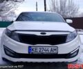 Білий Кіа Оптіма, об'ємом двигуна 2 л та пробігом 167 тис. км за 9000 $, фото 1 на Automoto.ua