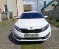 Білий Кіа Оптіма, об'ємом двигуна 2 л та пробігом 195 тис. км за 10350 $, фото 1 на Automoto.ua