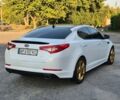 Білий Кіа Оптіма, об'ємом двигуна 2 л та пробігом 200 тис. км за 9800 $, фото 2 на Automoto.ua