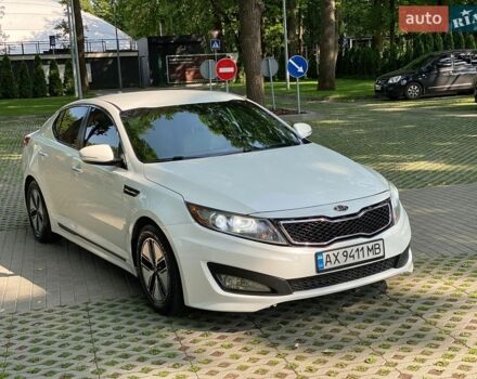 Білий Кіа Оптіма, об'ємом двигуна 2.4 л та пробігом 221 тис. км за 8200 $, фото 10 на Automoto.ua