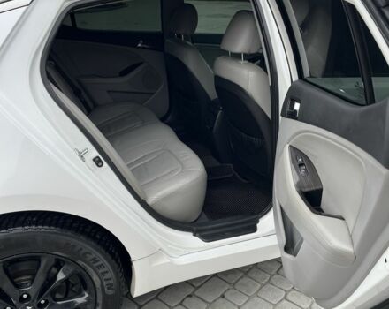 Белый Киа Оптима, объемом двигателя 2.4 л и пробегом 215 тыс. км за 9200 $, фото 17 на Automoto.ua