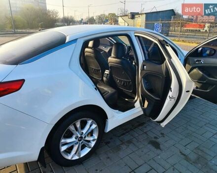 Белый Киа Оптима, объемом двигателя 2 л и пробегом 184 тыс. км за 6700 $, фото 7 на Automoto.ua