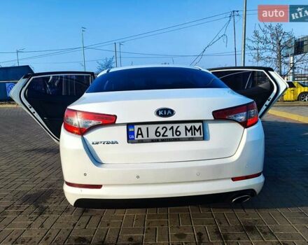 Белый Киа Оптима, объемом двигателя 2 л и пробегом 184 тыс. км за 6700 $, фото 5 на Automoto.ua