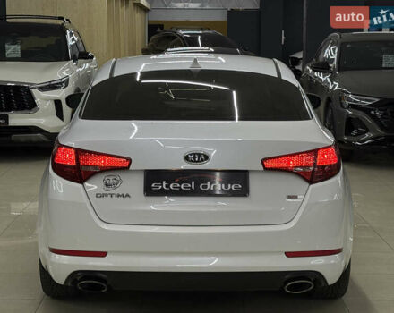 Білий Кіа Оптіма, об'ємом двигуна 2.36 л та пробігом 262 тис. км за 8199 $, фото 10 на Automoto.ua