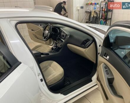 Белый Киа Оптима, объемом двигателя 2.4 л и пробегом 221 тыс. км за 8600 $, фото 9 на Automoto.ua