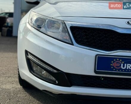 Белый Киа Оптима, объемом двигателя 2 л и пробегом 256 тыс. км за 8800 $, фото 19 на Automoto.ua