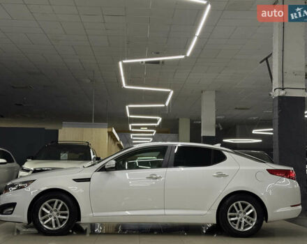 Білий Кіа Оптіма, об'ємом двигуна 2.36 л та пробігом 262 тис. км за 8199 $, фото 13 на Automoto.ua
