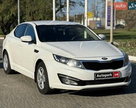 Білий Кіа Оптіма, об'ємом двигуна 2 л та пробігом 222 тис. км за 9440 $, фото 18 на Automoto.ua