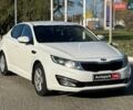 Білий Кіа Оптіма, об'ємом двигуна 2 л та пробігом 222 тис. км за 9440 $, фото 18 на Automoto.ua