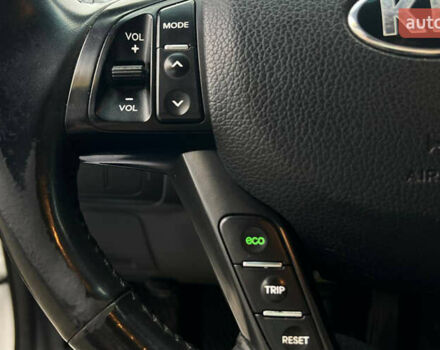 Білий Кіа Оптіма, об'ємом двигуна 2.36 л та пробігом 270 тис. км за 10000 $, фото 12 на Automoto.ua