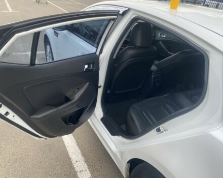 Белый Киа Оптима, объемом двигателя 2 л и пробегом 290 тыс. км за 6999 $, фото 5 на Automoto.ua