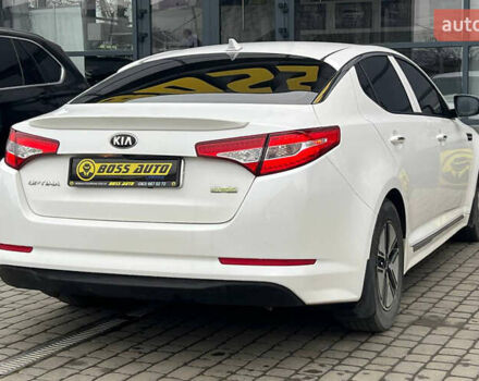 Білий Кіа Оптіма, об'ємом двигуна 2.36 л та пробігом 270 тис. км за 10000 $, фото 6 на Automoto.ua