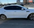 Білий Кіа Оптіма, об'ємом двигуна 2 л та пробігом 210 тис. км за 9400 $, фото 8 на Automoto.ua