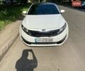Білий Кіа Оптіма, об'ємом двигуна 2 л та пробігом 95 тис. км за 11500 $, фото 5 на Automoto.ua