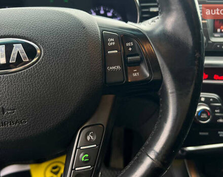 Білий Кіа Оптіма, об'ємом двигуна 2.36 л та пробігом 270 тис. км за 10000 $, фото 13 на Automoto.ua