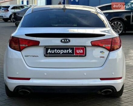 Белый Киа Оптима, объемом двигателя 2.4 л и пробегом 220 тыс. км за 9490 $, фото 7 на Automoto.ua