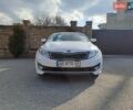 Білий Кіа Оптіма, об'ємом двигуна 2.36 л та пробігом 200 тис. км за 11200 $, фото 2 на Automoto.ua