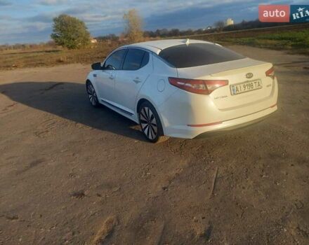Белый Киа Оптима, объемом двигателя 2.36 л и пробегом 180 тыс. км за 8800 $, фото 6 на Automoto.ua